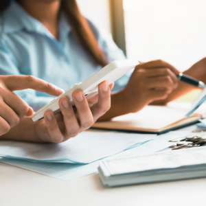 Risiko Yang Harus Diperhatikan Saat Mengambil Pinjaman