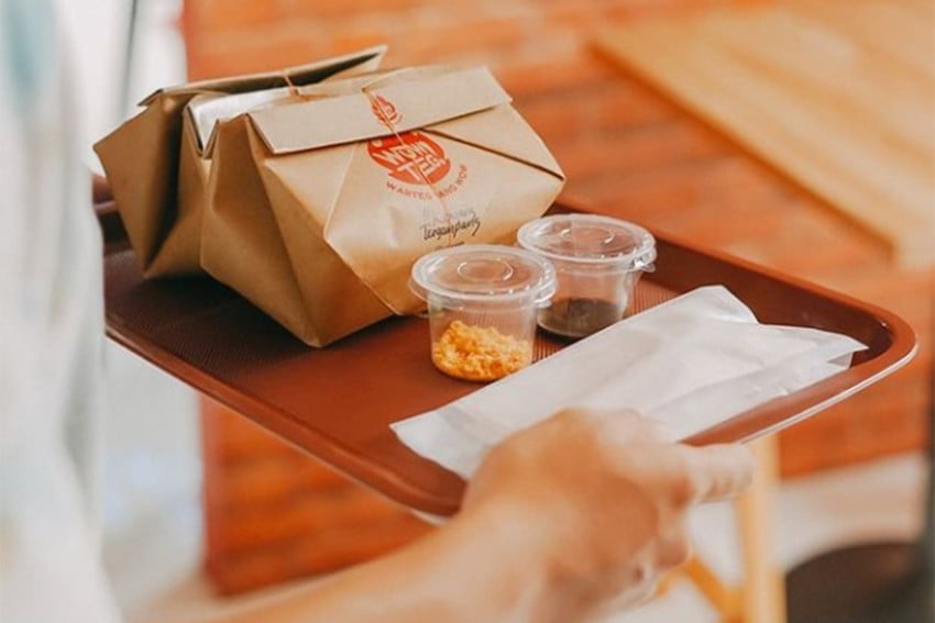 Tips Memilih Makanan Sehat Saat Berpergian Jauh